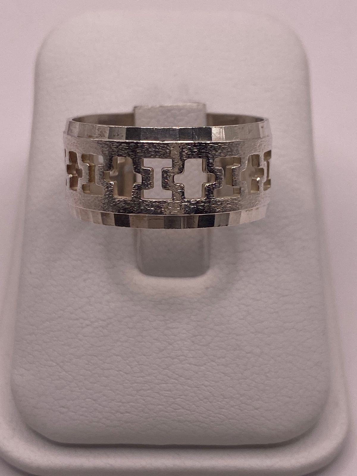Anillo de Plata 925  con Diseño Calado de Cruces