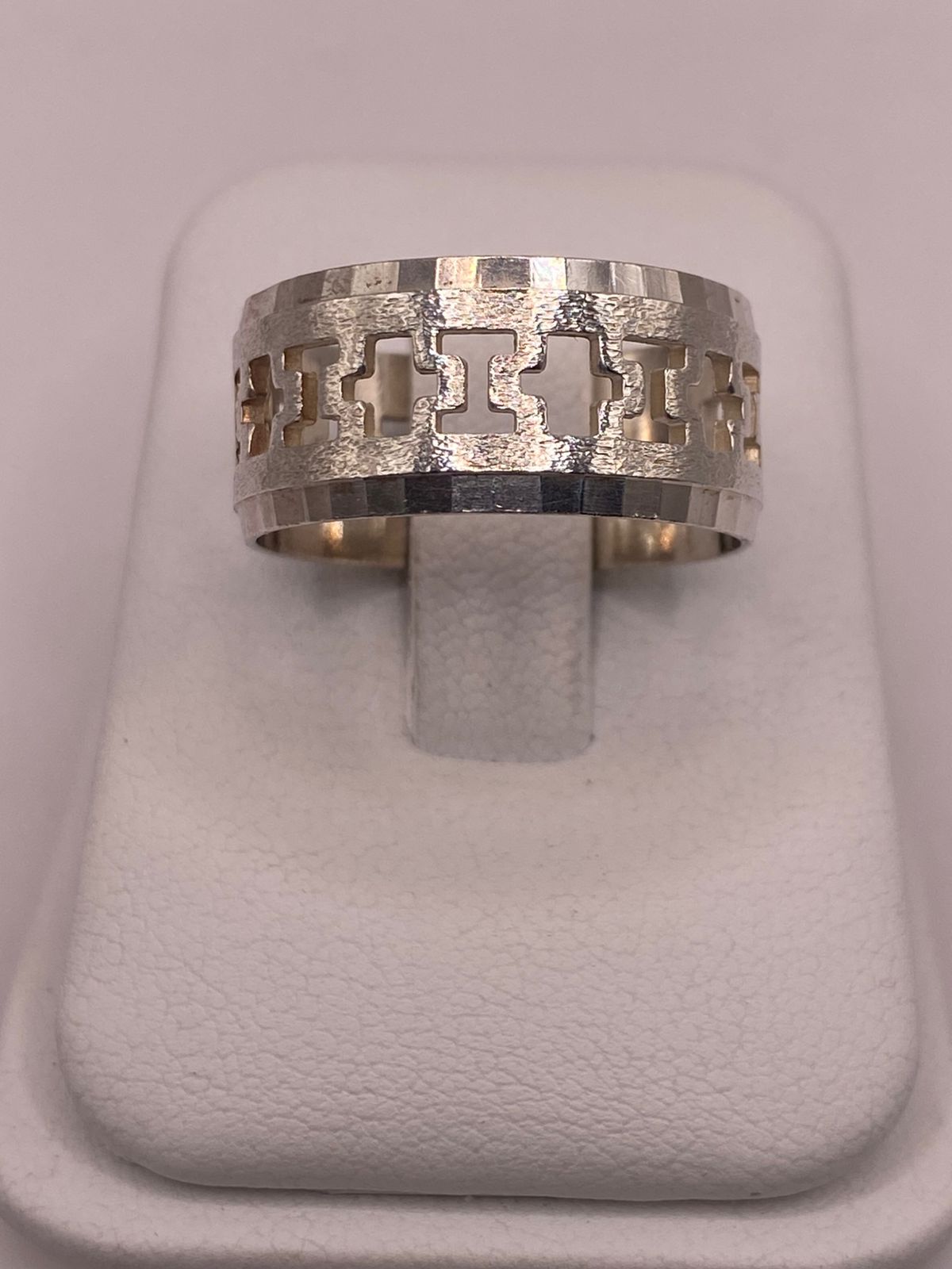Anillo de Plata 925  con Diseño Calado de Cruces