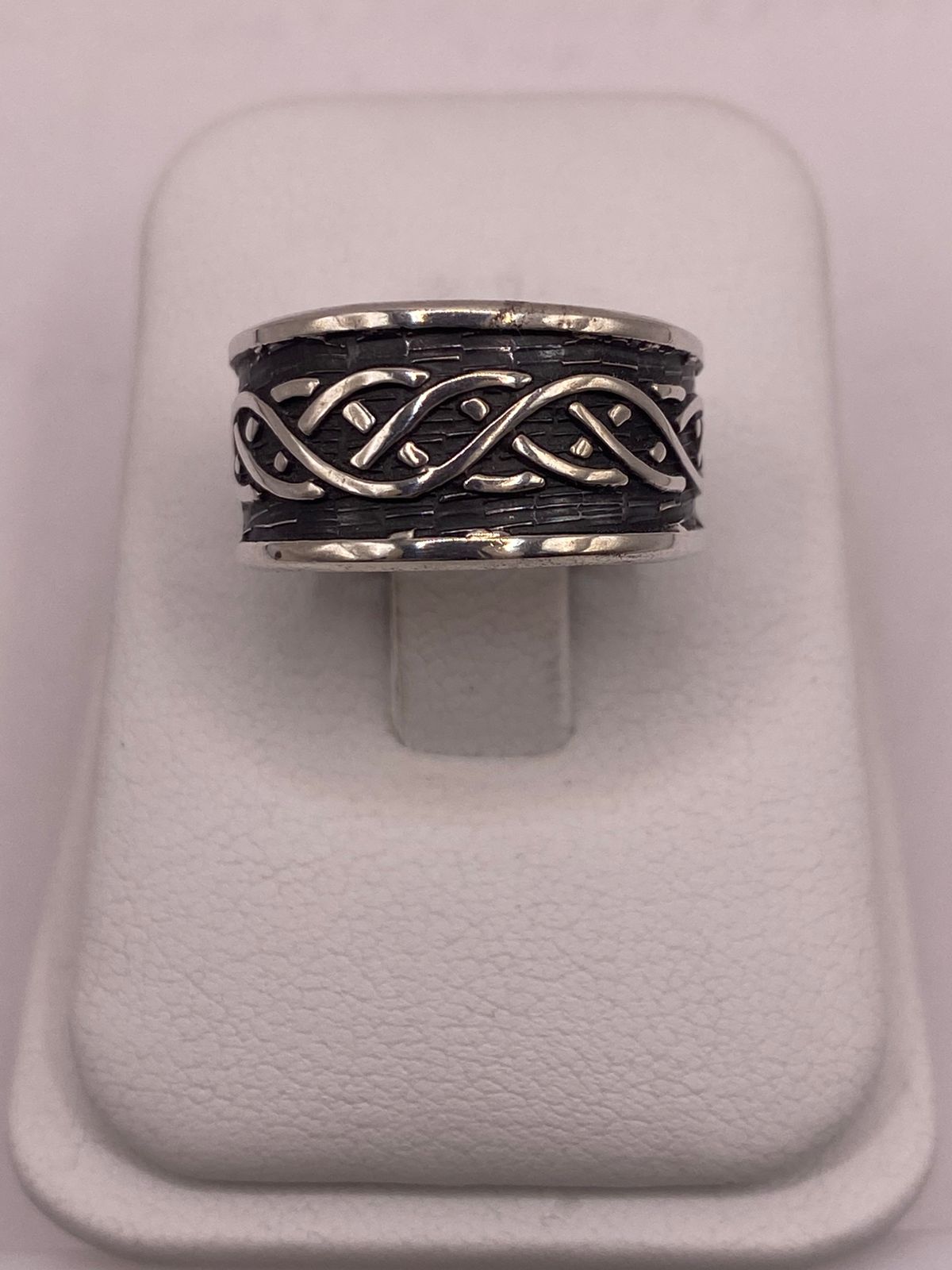 Anillo de Plata 925  con Diseño Trenzado y Motivos Orgánicos