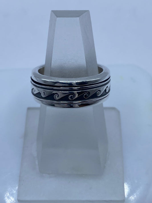 💍 Anillo de Plata 925 con Diseño de Olas — vista lateral