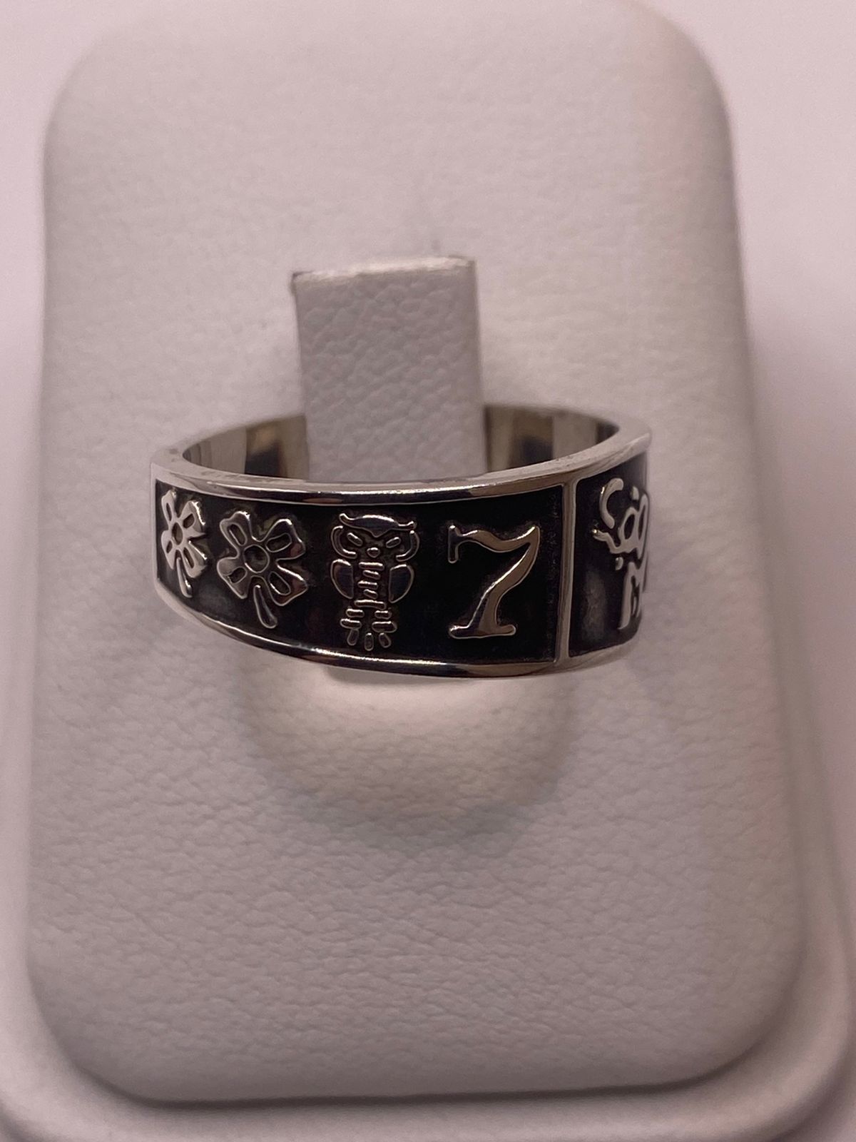 Anillo de Plata 925 con Elefante Simbólico y Diseño Artesanal