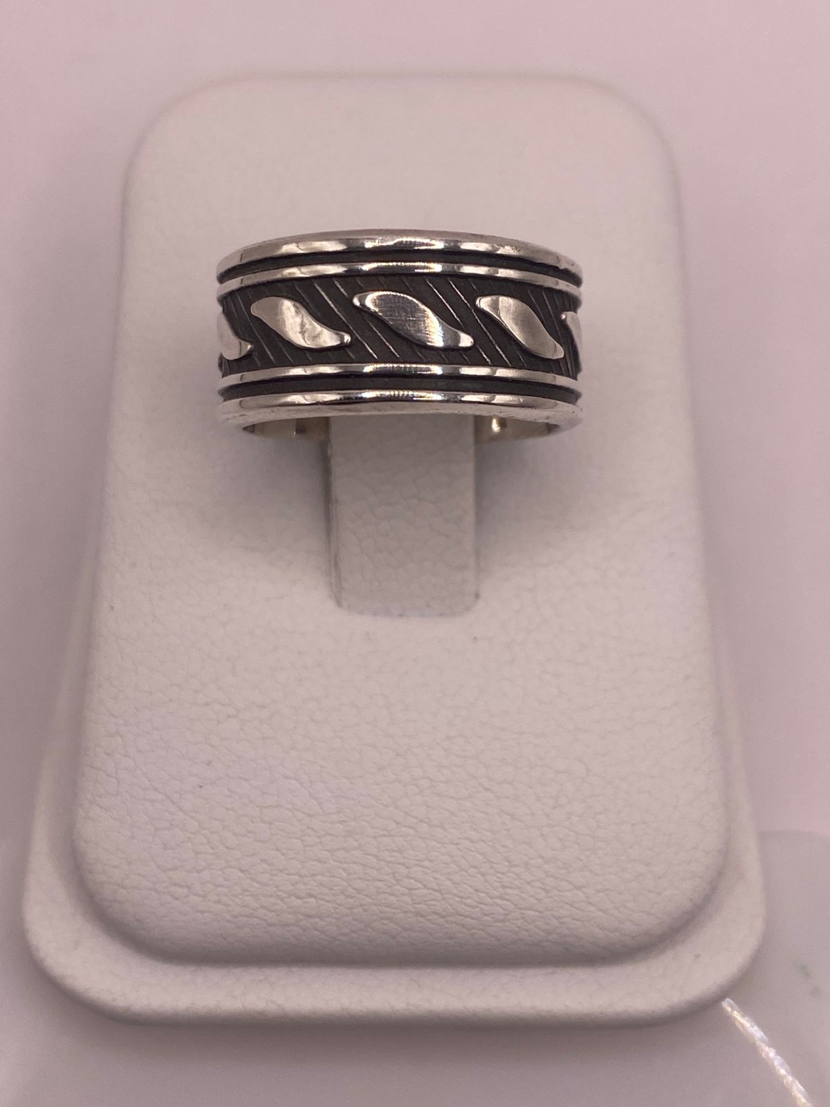 Anillo de Plata Esterlina 925 con Motivos Ondulados Pulido