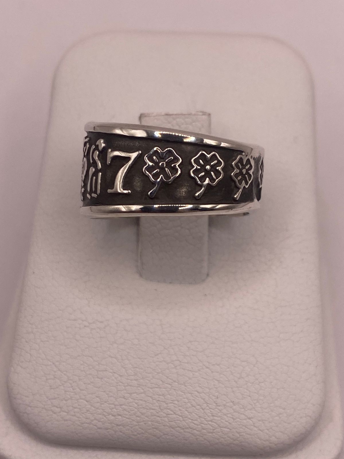 Anillo de Plata 925 con Símbolos Místicos y Diseño Artesanal