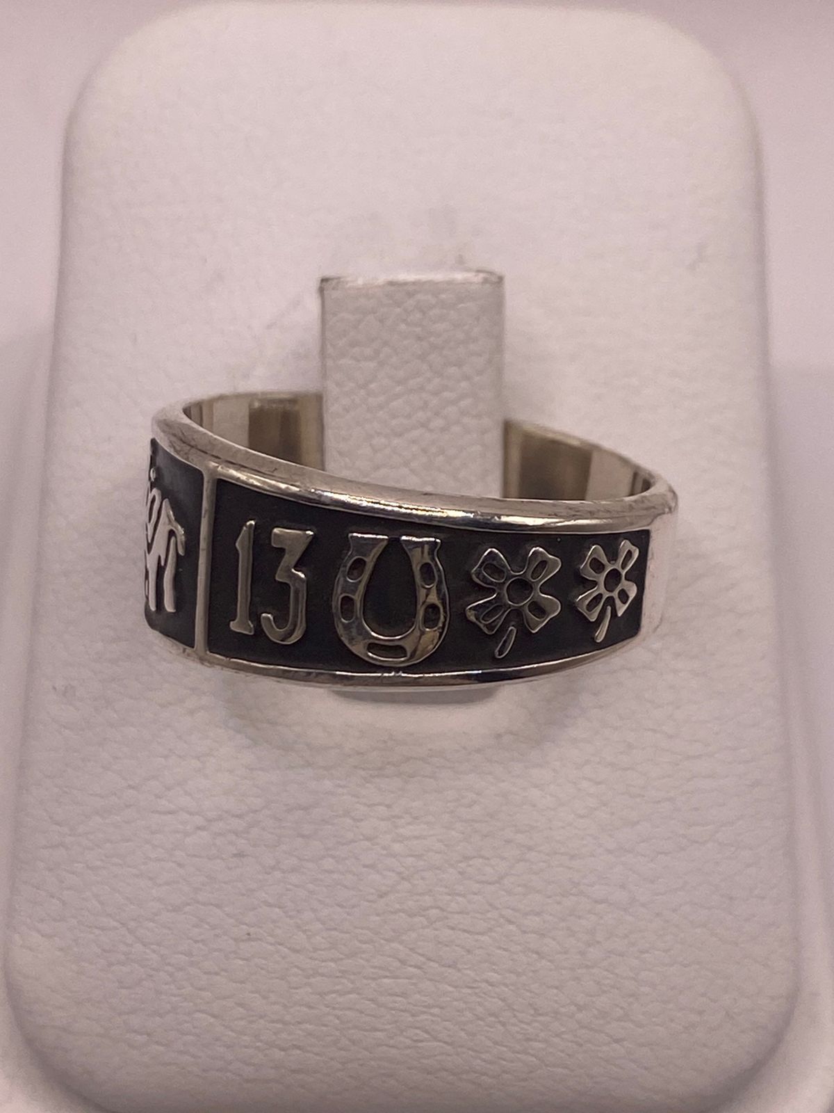 Anillo de Plata 925 con Símbolos de la Suerte – Trébol, Herradura y Número 13