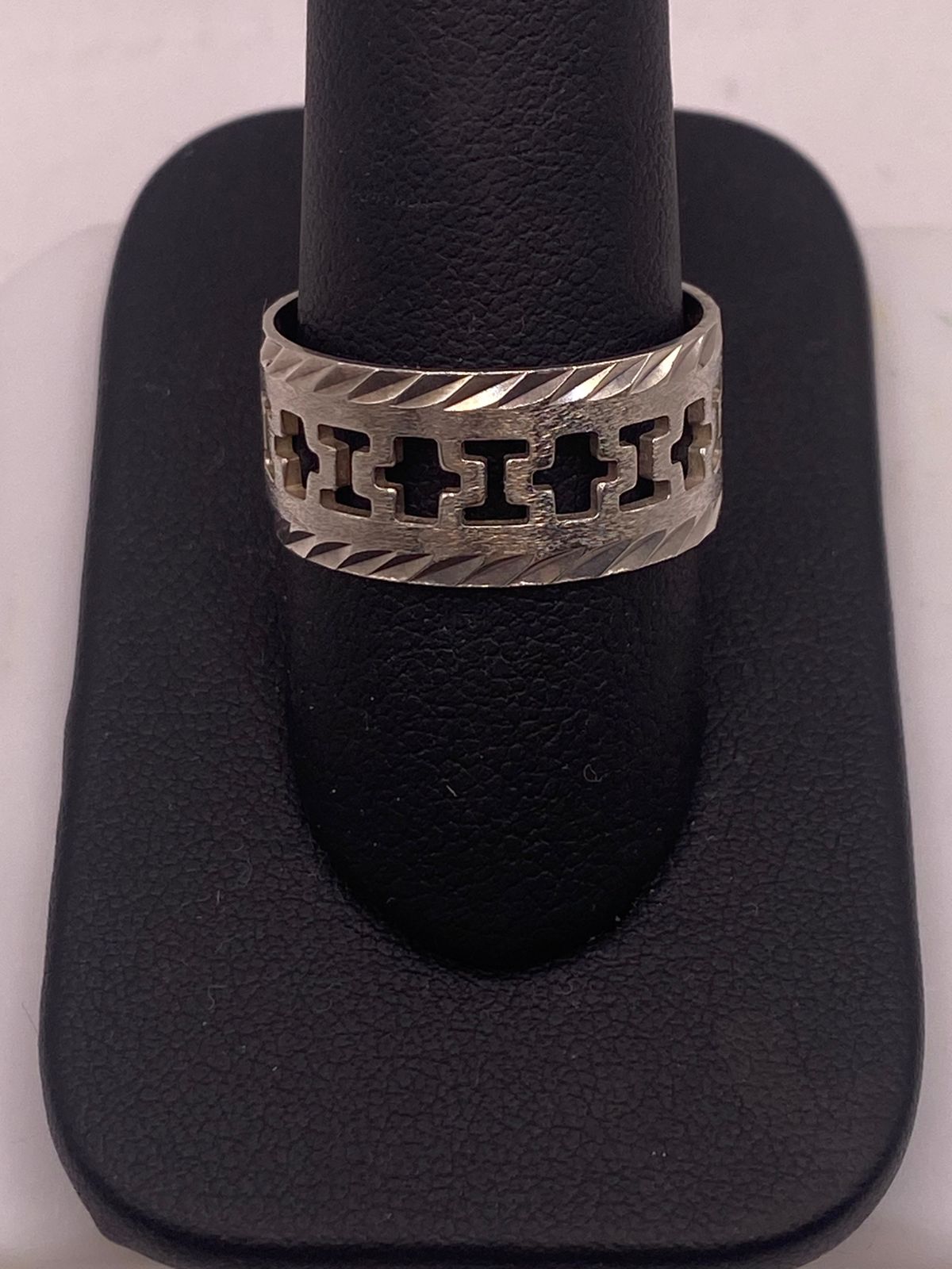Anillo de Plata Esterlina 925 con Cruces Caladas