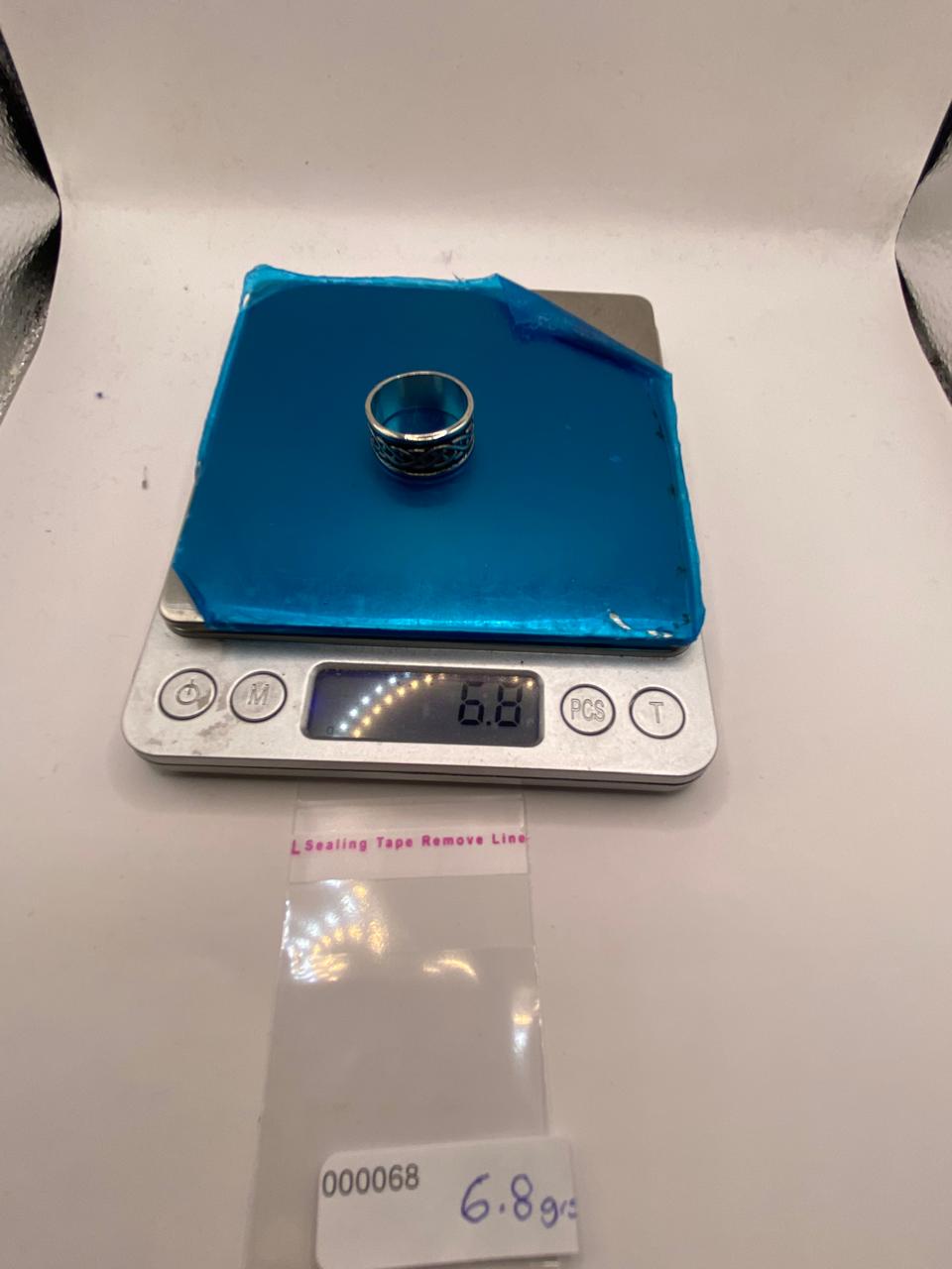 Anillo de Plata Esterlina 925 con Nudo Celta y Acabado Oxidado