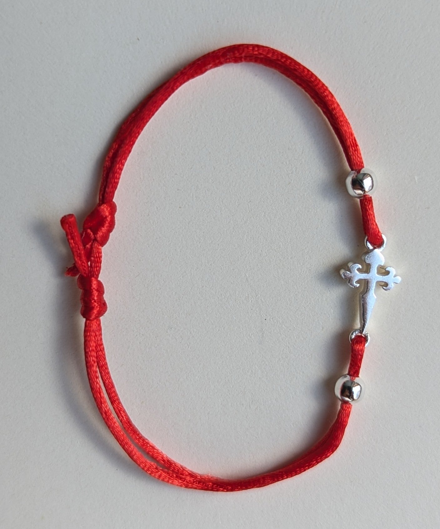 Pulsera Cruz de Santiago Camino Santiago Plata Esterlina Ley 925 perlas plateadas