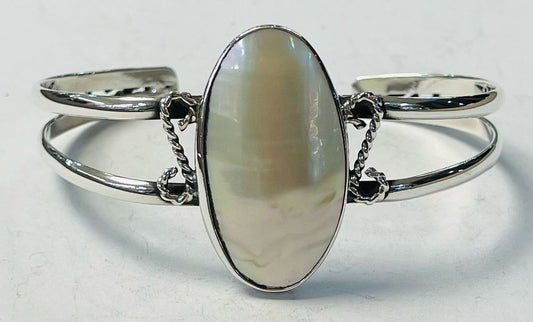 BRAZALETE CON CONCHA MADRE PERLA EN PLATA LEY 925