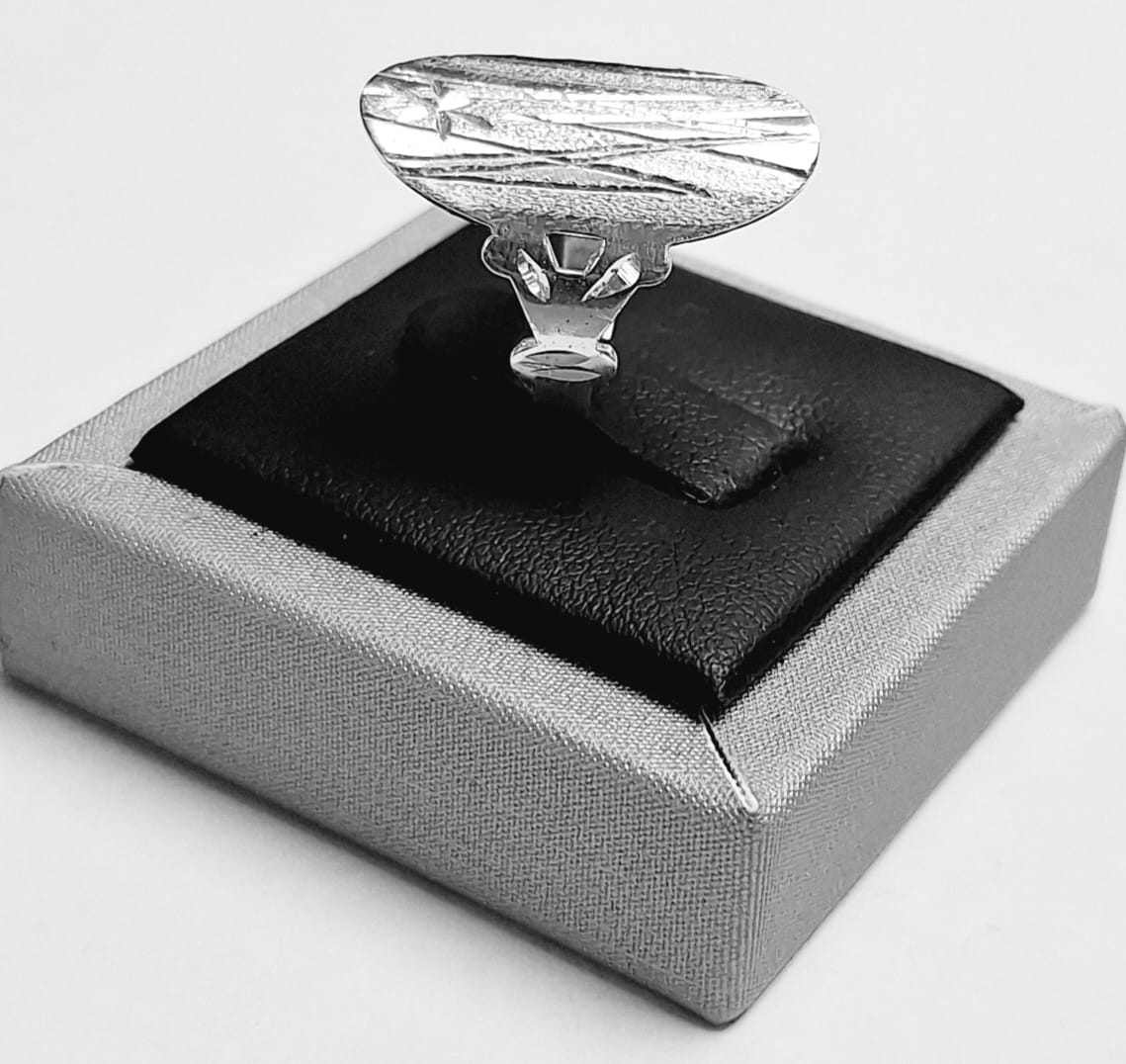 ANILLO DIAMANTADA EN PLATA LEY 925