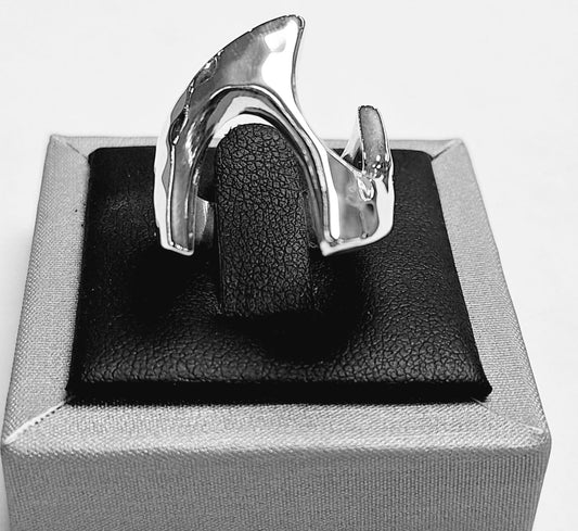 ANILLO MARTILLADA EN PLATA LEY 925