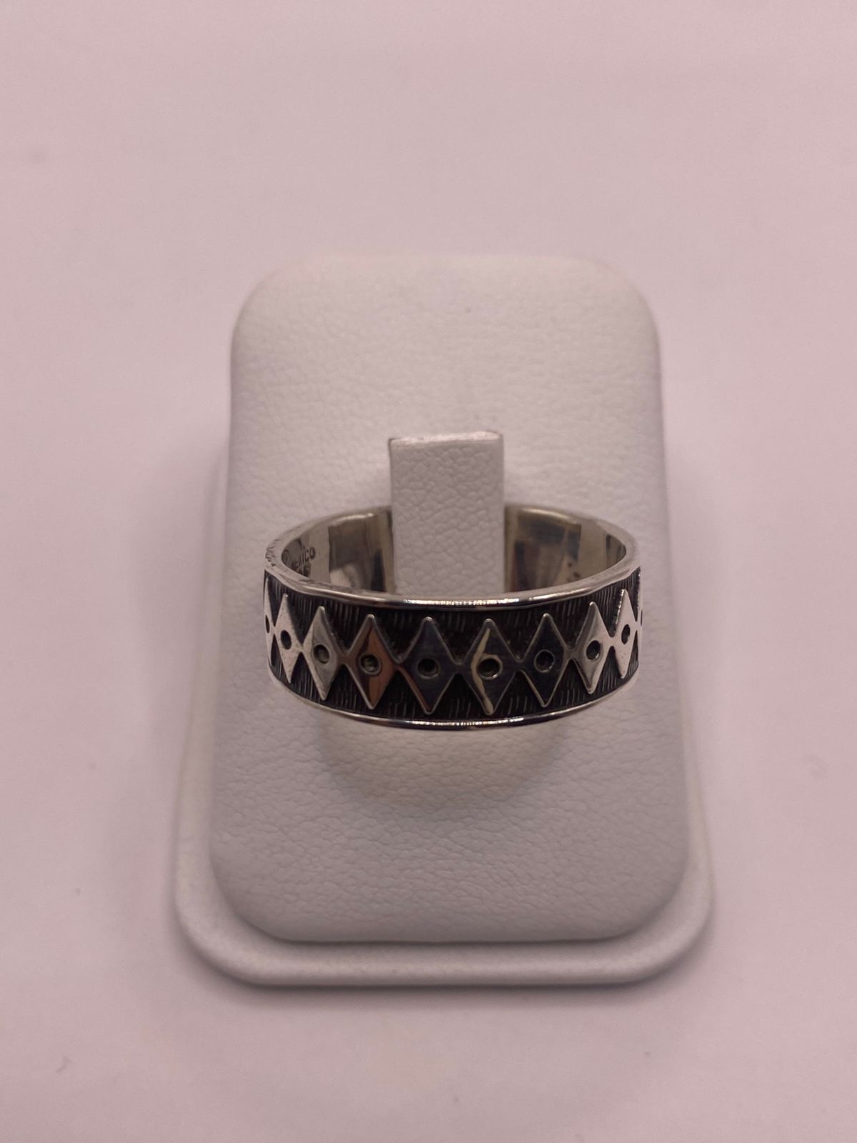 Anillo de Plata 925 con Grabado Geométrico de Rombos