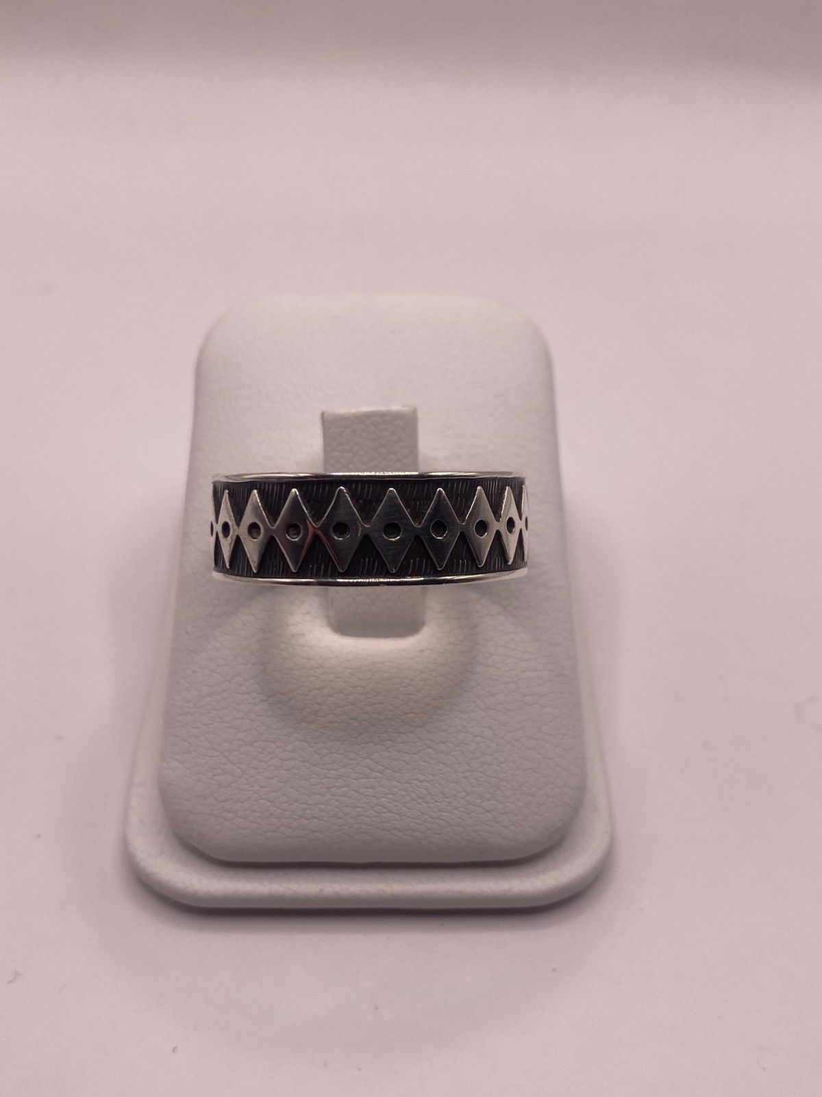 Anillo de Plata 925 con Grabado Geométrico de Rombos