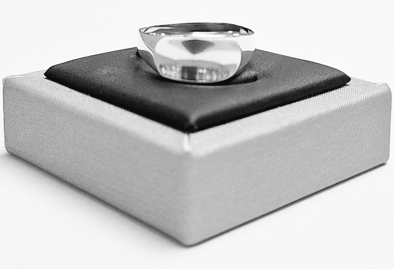 ANILLO EN PLATA LEY 925