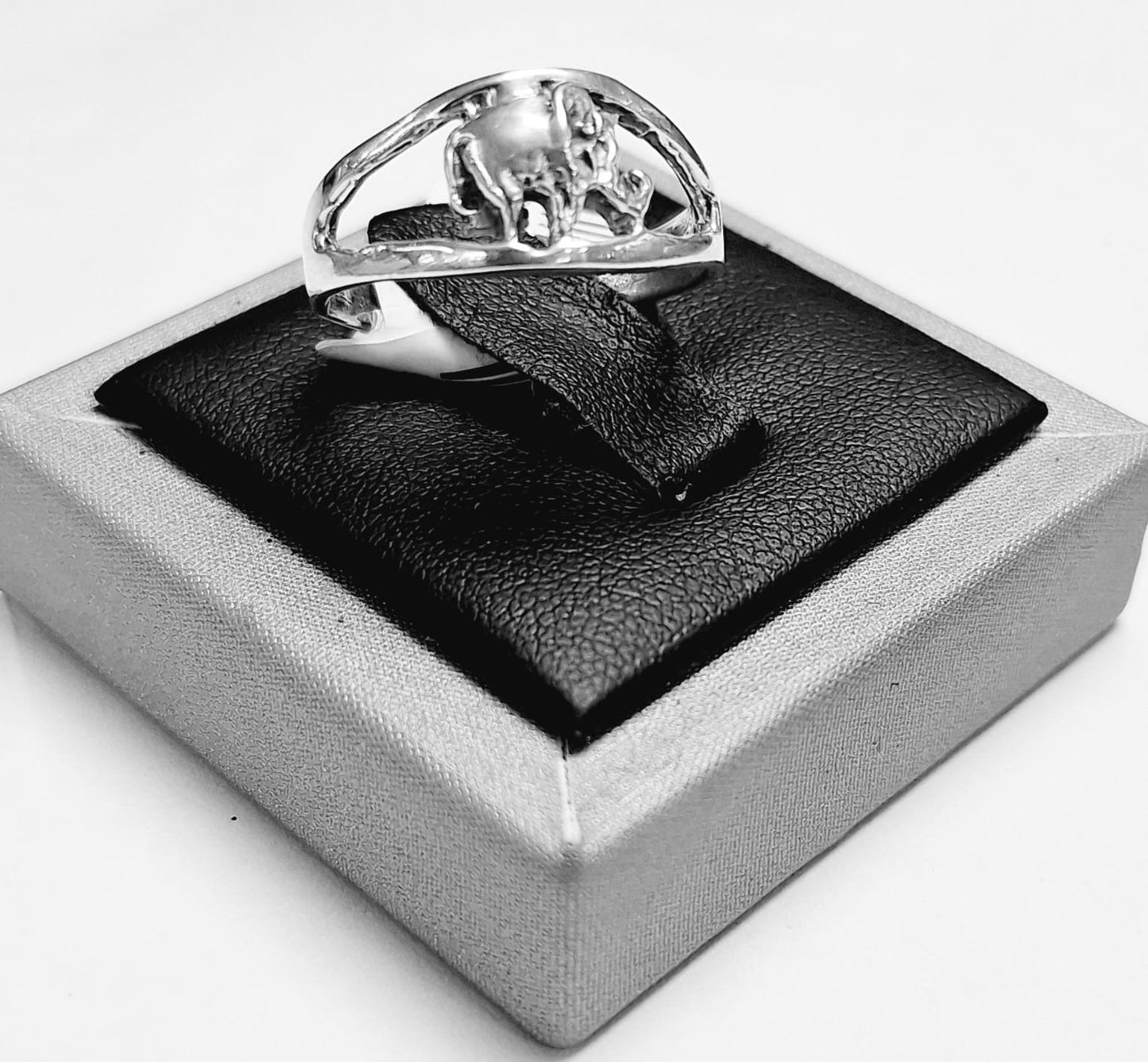 ANILLO ELEFANTE EN PLATA LEY 925