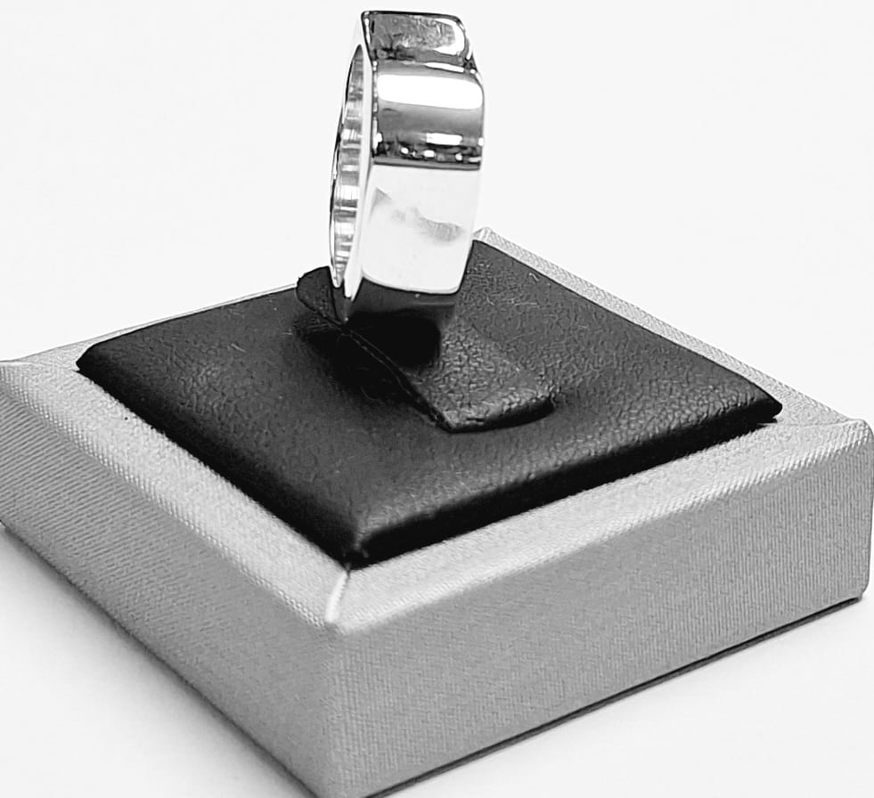 ANILLO EN PLATA LEY 925