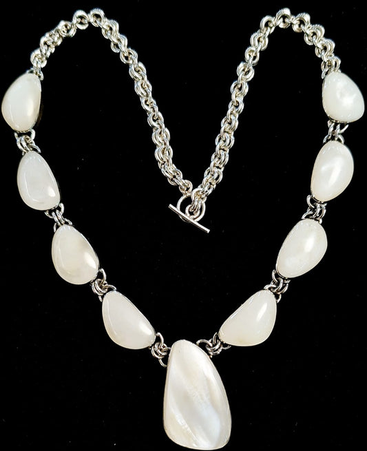 COLLAR CON INCRUSTACIONES DE CABUJÓN DE NÁCAR EN PLATA LEY 950