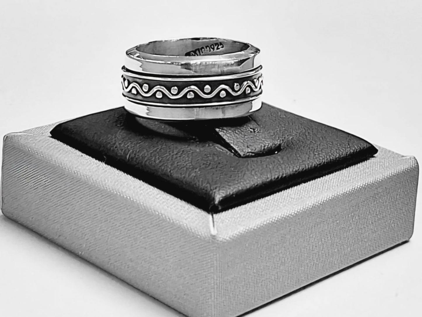 ANILLO ANTI ANSIEDAD EN PLATA LEY 925