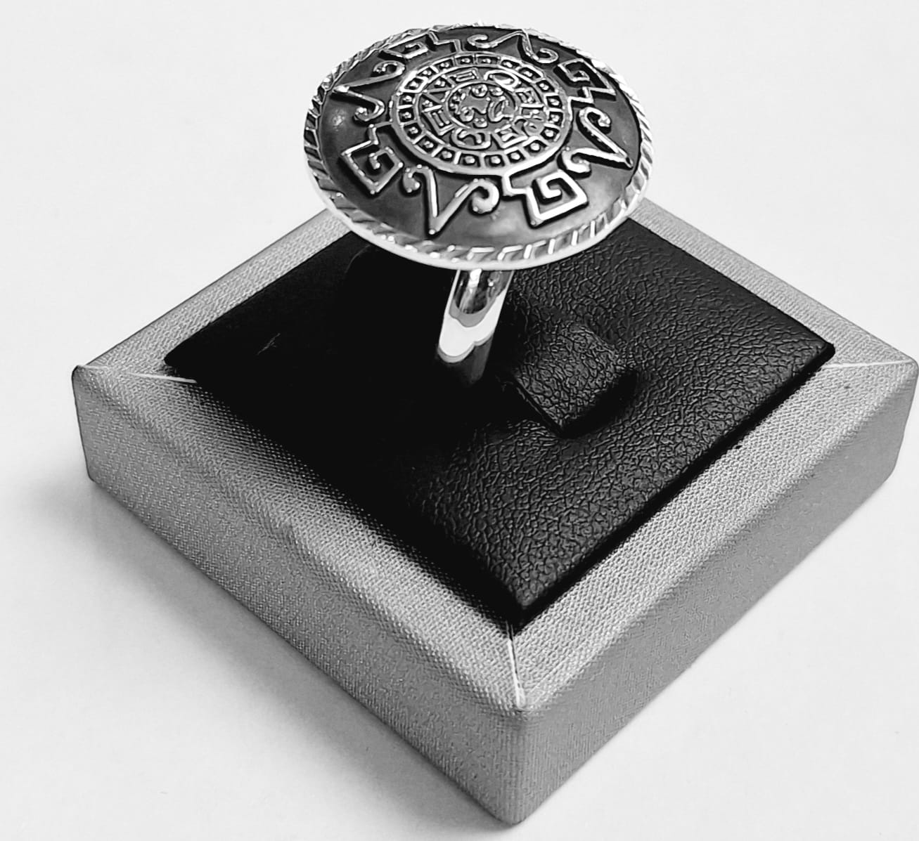 ANILLO  AZTECA EN PLATA LEY 950
