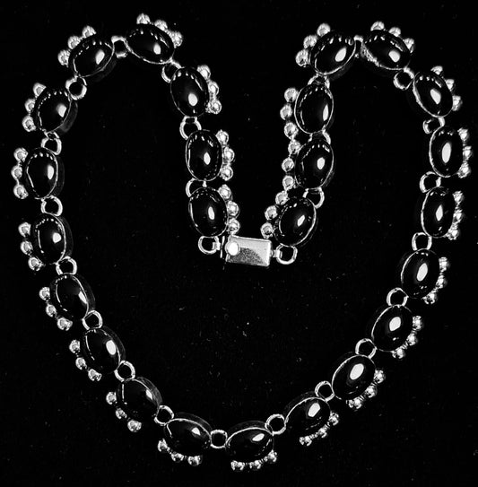 COLLAR CON INCRUSTACIONES DE PIEDRA EN PLATA LEY 925