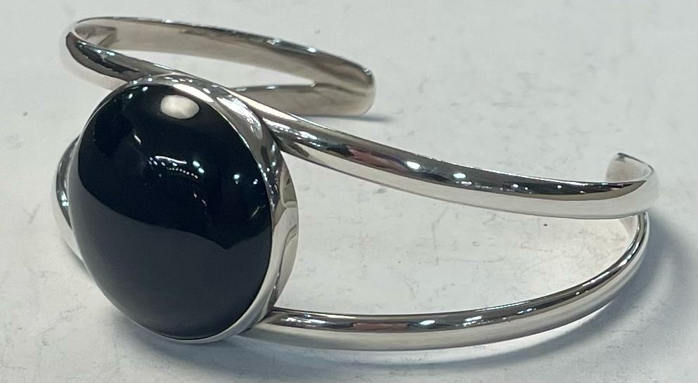BRAZALETE CON OBSIDIANA EN PLATA LEY 925