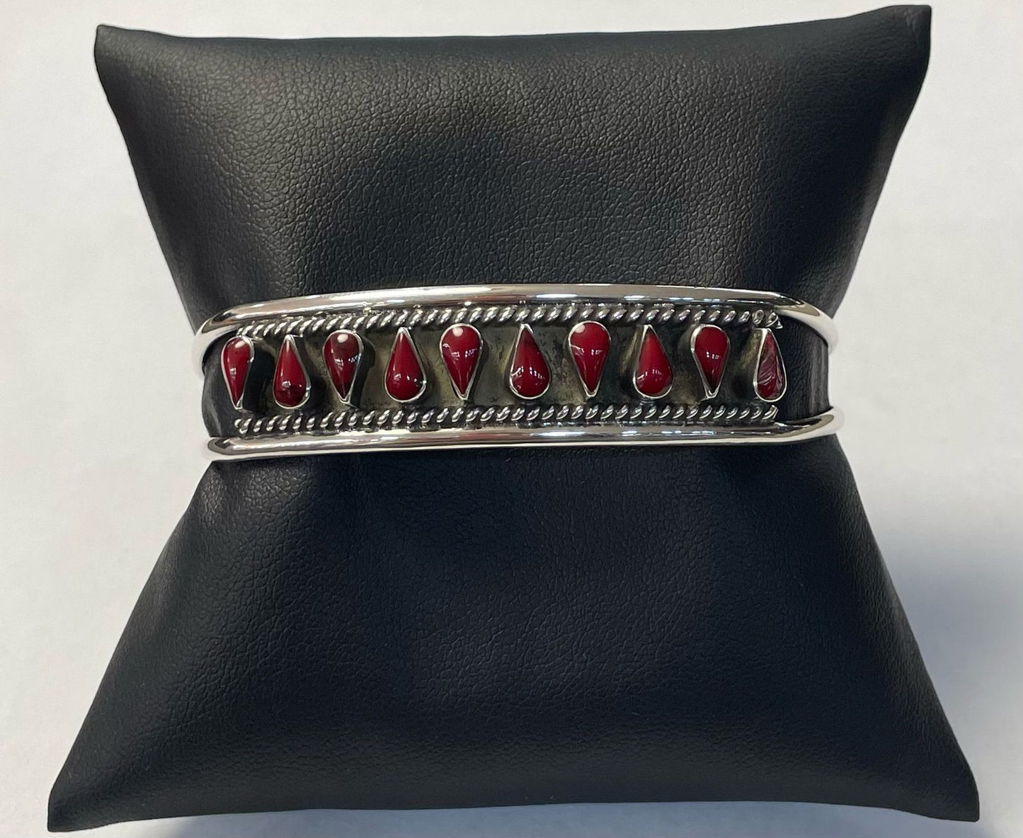BRAZALETE EN PLATA LEY 925 CON CORAL