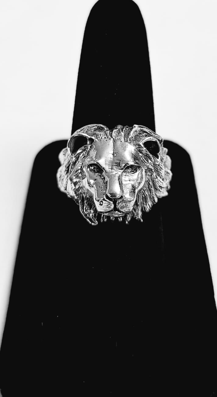 ANILLO CABEZA DE  LEON EN PLATA  LEY 925