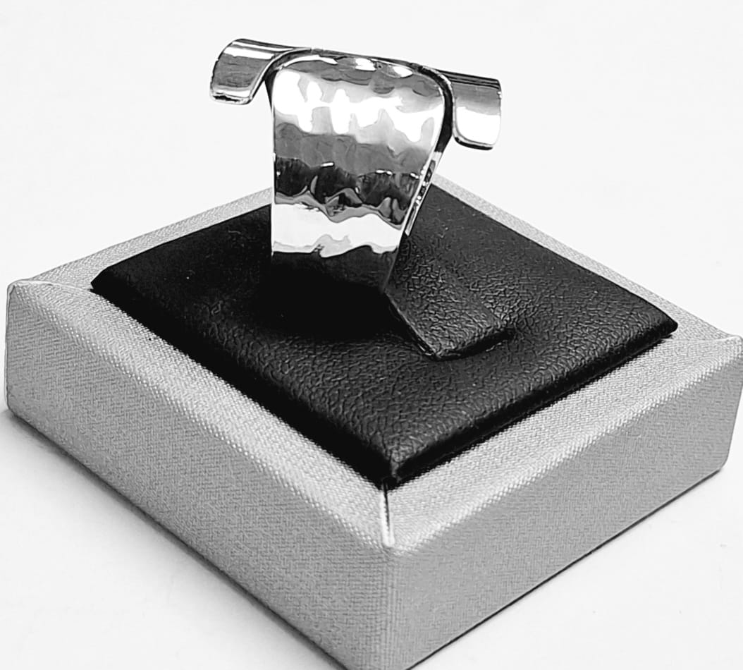 ANILLO EN PLATA LEY 925