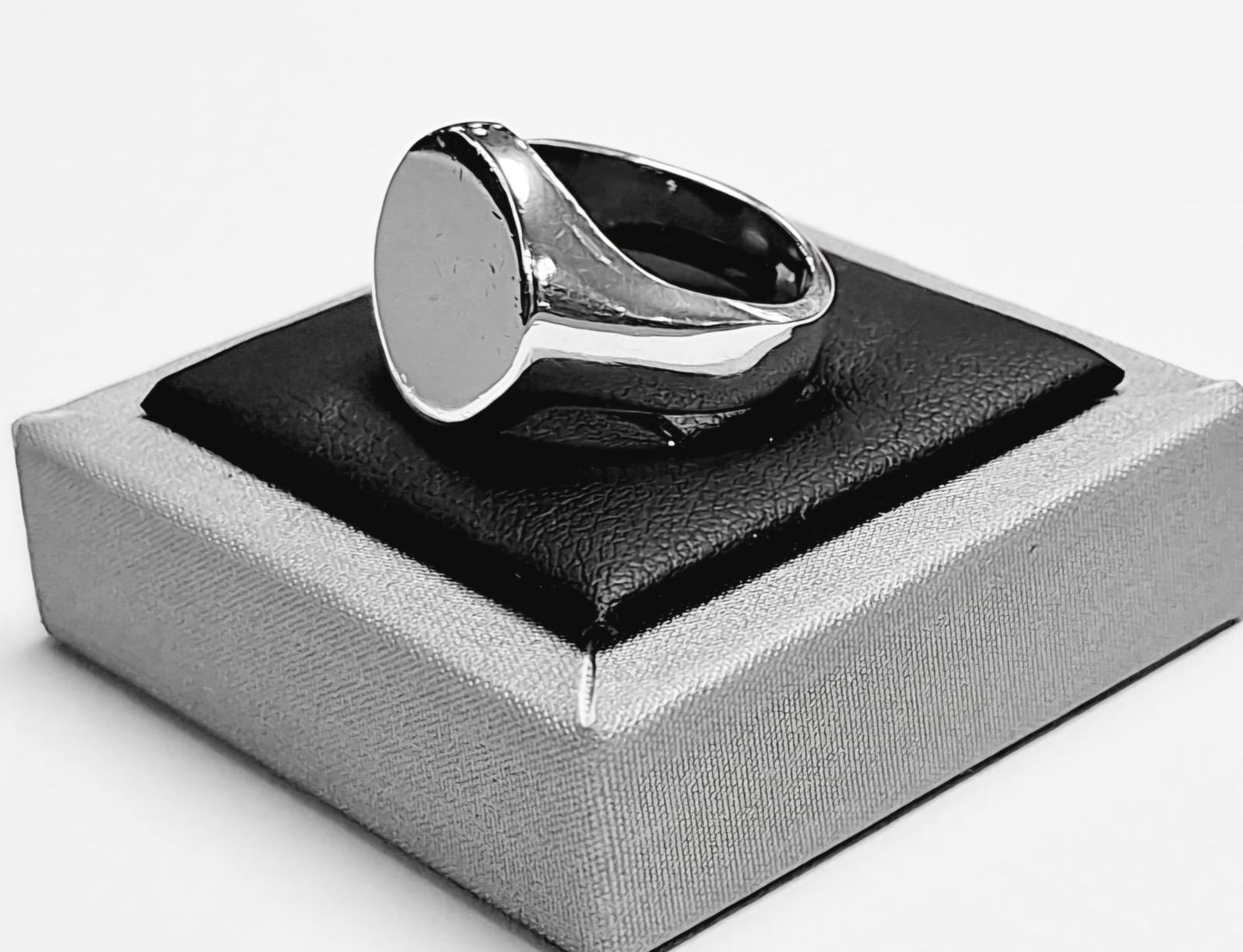 ANILLO EN PLATA LEY 925