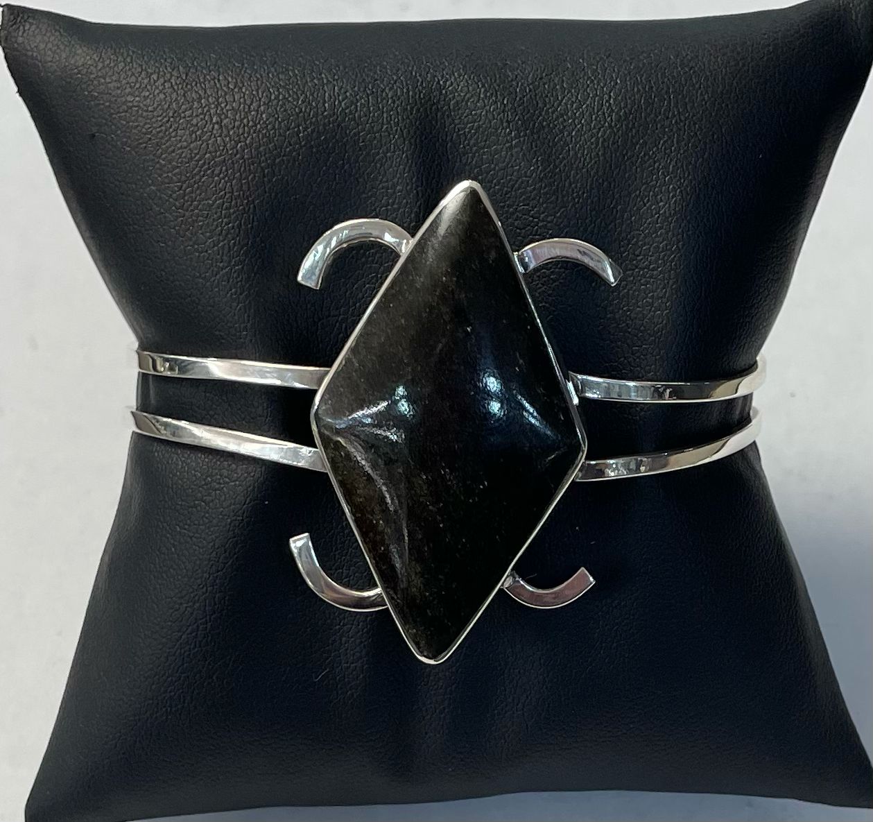 BRAZALETE CON OBSIDIANA EN PLATA LEY 925