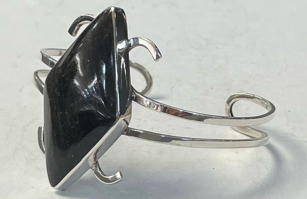 BRAZALETE CON OBSIDIANA EN PLATA LEY 925