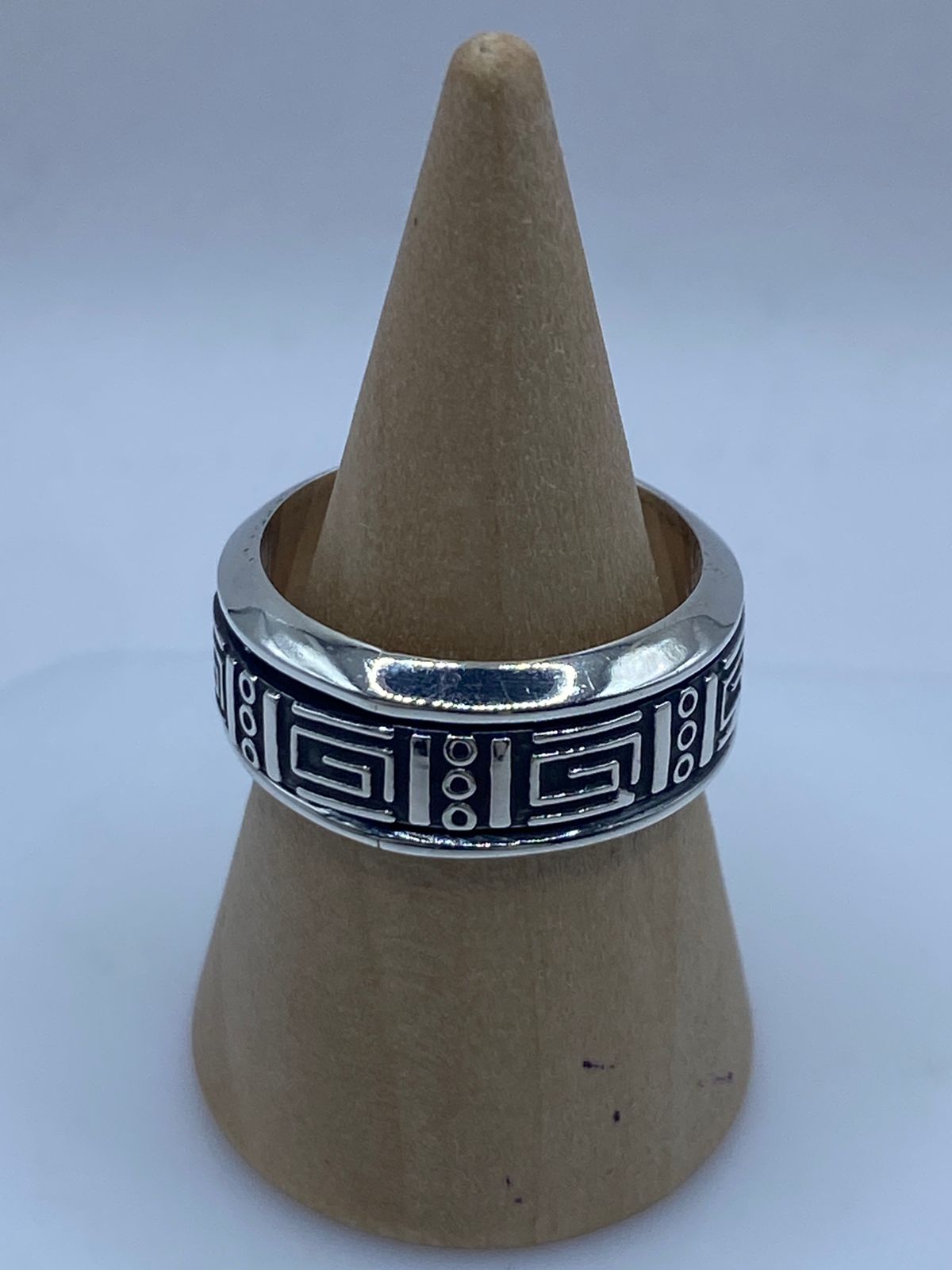 🌀 Anillo Giratorio de Plata 925 con Greca Geométrica