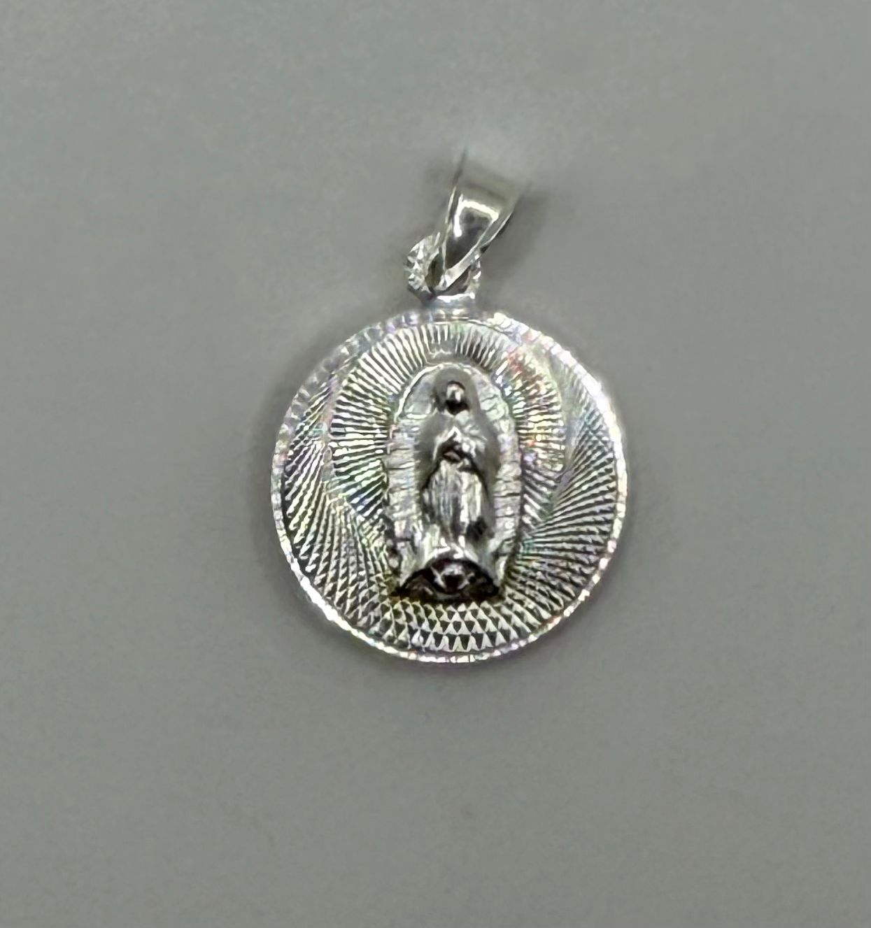 Dije doble vista Virgen y Sagrado Corazón de Jesús